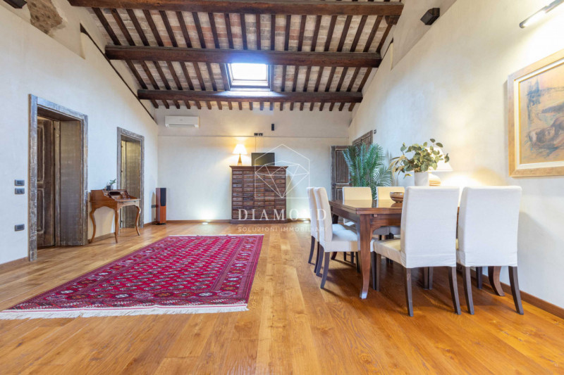 Montebelluna: ufficio di prestigio inserito in Villa Veneta risalente al 1500-1600, con parco di ...