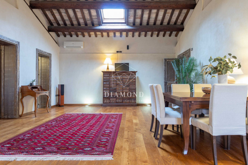 Montebelluna: ufficio di prestigio inserito in Villa Veneta risalente al 1500-1600, con parco di ...