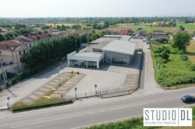 Scopri un'opportunità unica di investimento nel cuore di Sandrigo! Proponiamo in vendita un negoz...