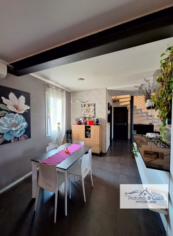 SACRO CUORE - In ottima posizione, comoda a tutti i principali servizi, proponiamo splendida casa...