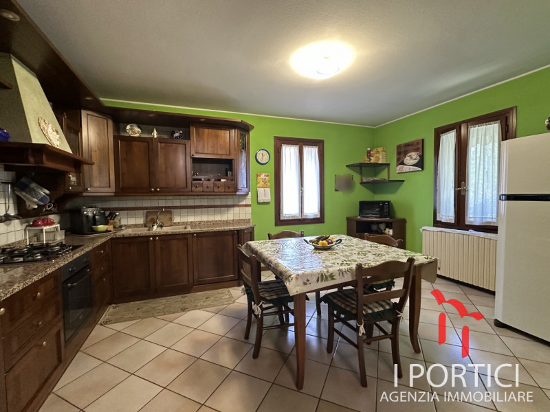 San Dono di Massanzago -

Proponiamo in vendita casa a San Dono di Massanzago, a pochi passi dal ...