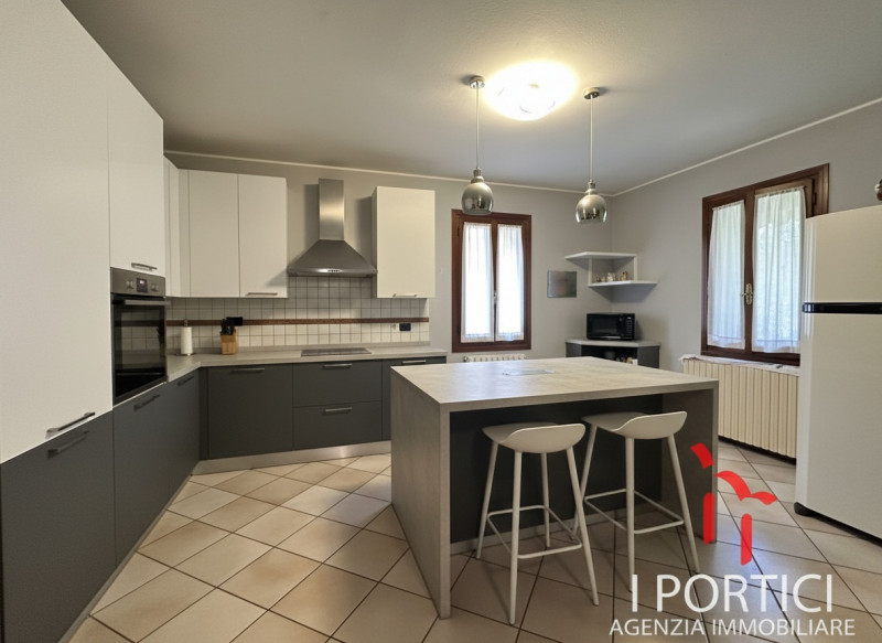 San Dono di Massanzago -

Proponiamo in vendita casa a San Dono di Massanzago, a pochi passi dal ...