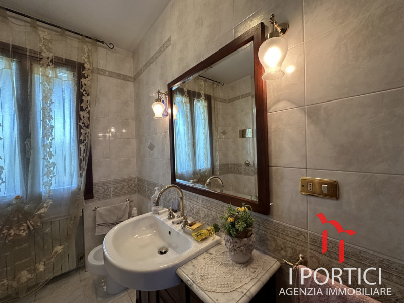 San Dono di Massanzago -

Proponiamo in vendita casa a San Dono di Massanzago, a pochi passi dal ...