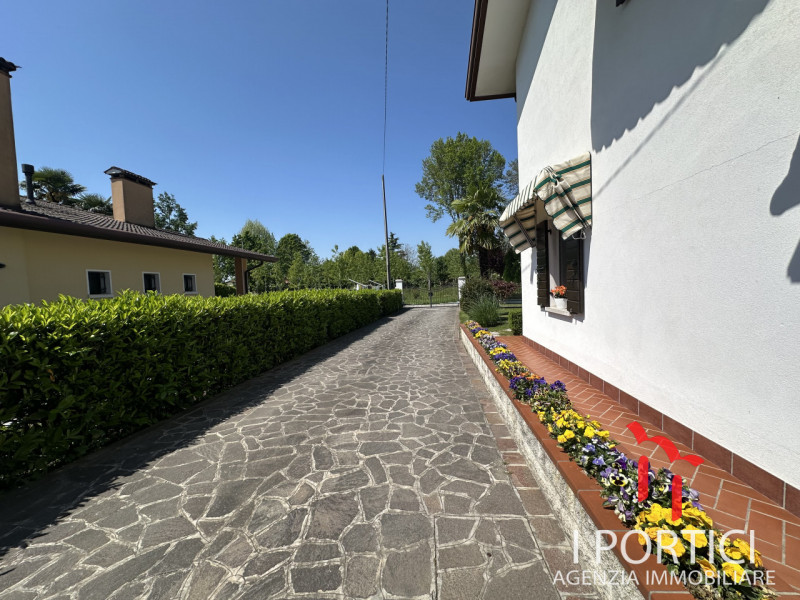 San Dono di Massanzago -

Proponiamo in vendita casa a San Dono di Massanzago, a pochi passi dal ...