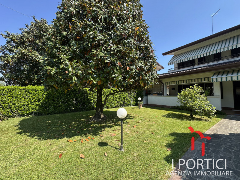 San Dono di Massanzago -

Proponiamo in vendita casa a San Dono di Massanzago, a pochi passi dal ...