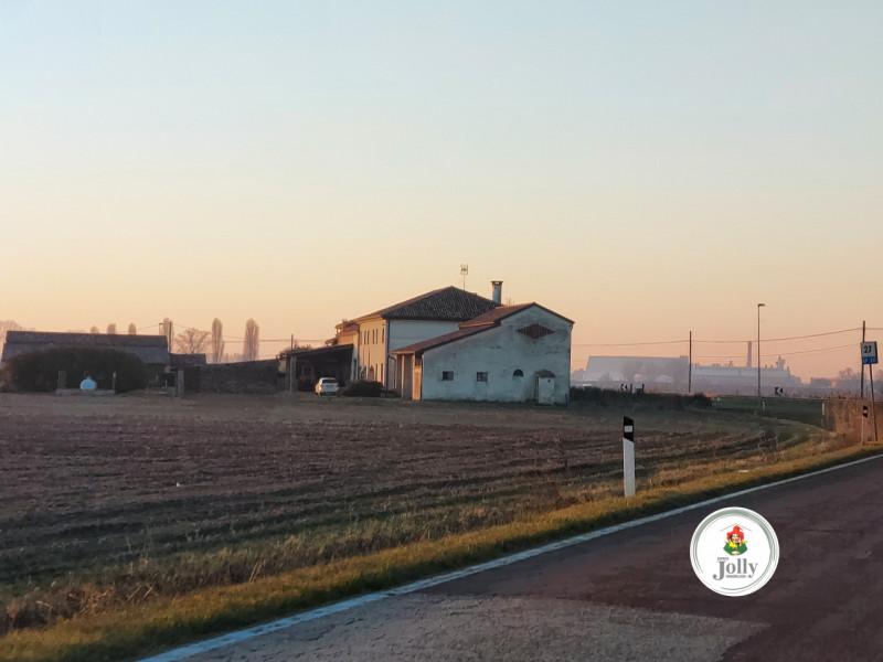 Informazioni prestazione energetica
Immobile non soggetto all'obbligo di certificazione energetic...