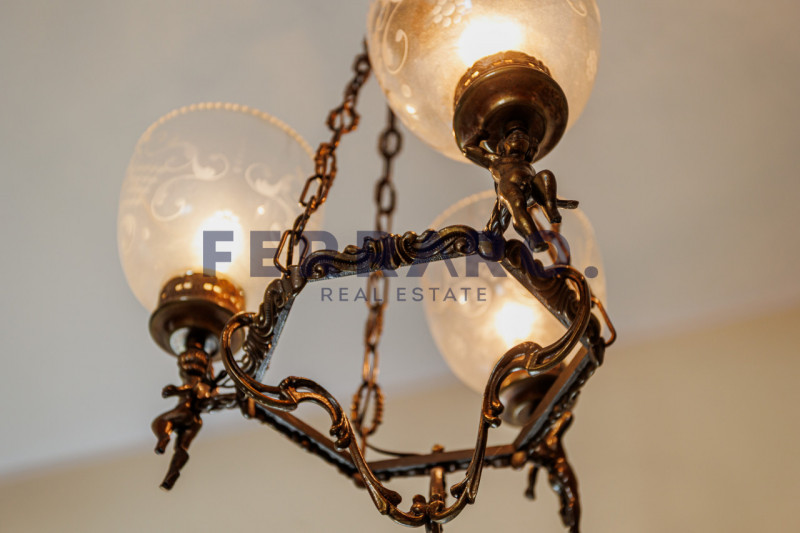 Treviso, San Zeno – Codice CV42

Proponiamo in vendita un tricamere appartamento di circa 105 mq,...