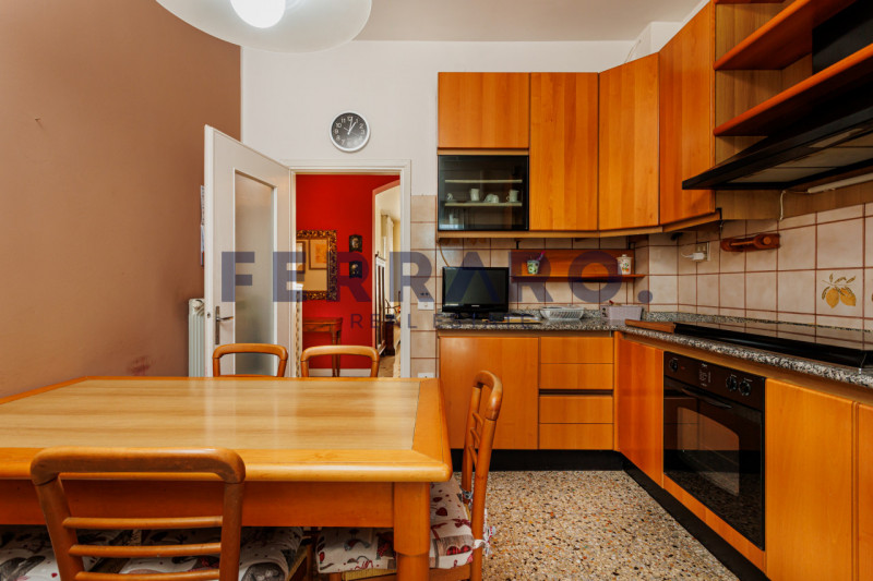 Treviso, San Zeno – Codice CV42

Proponiamo in vendita un tricamere appartamento di circa 105 mq,...