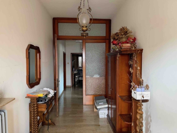 In una tranquilla e ricercata zona residenziale di Bertesina, proponiamo in vendita una casa sing...