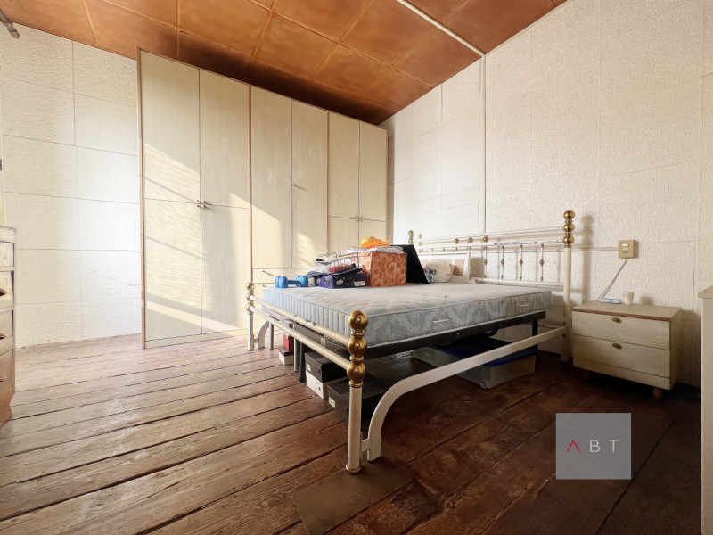 Situata nella frazione di Fratte, casa singola da ristrutturare e composta di: ingresso, cucina, ...