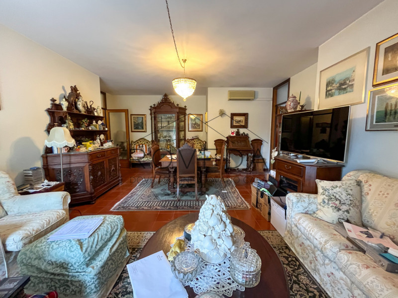 SILEA

RIFERIMENTO: SI1

L'agenzia Roveda immobiliare ha il piacere di proporvi questo appartamen...