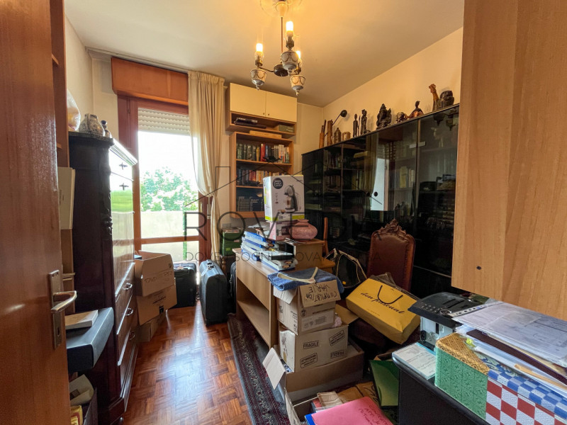 SILEA

RIFERIMENTO: SI1

L'agenzia Roveda immobiliare ha il piacere di proporvi questo appartamen...