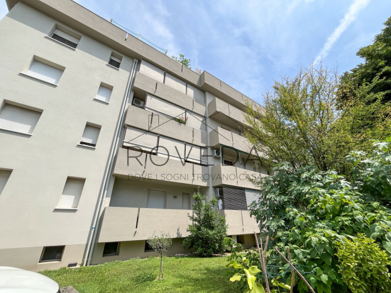 SILEA

RIFERIMENTO: SI1

L'agenzia Roveda immobiliare ha il piacere di proporvi questo appartamen...