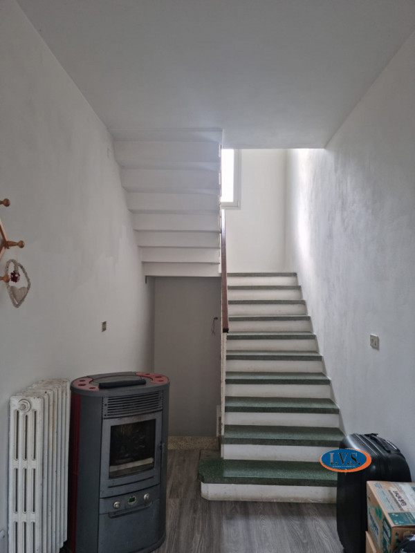 GRISIGNANO DI ZOCCO (VI) : in centro paese a pochi passi da ogni comodità proponiamo in vendita C...