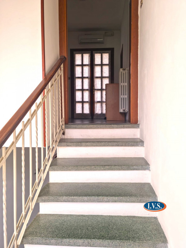 GRISIGNANO DI ZOCCO (VI) : in centro paese a pochi passi da ogni comodità proponiamo in vendita C...