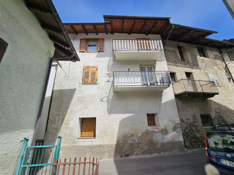 Commezzadura Vendita Casa a schiera porzione centrale