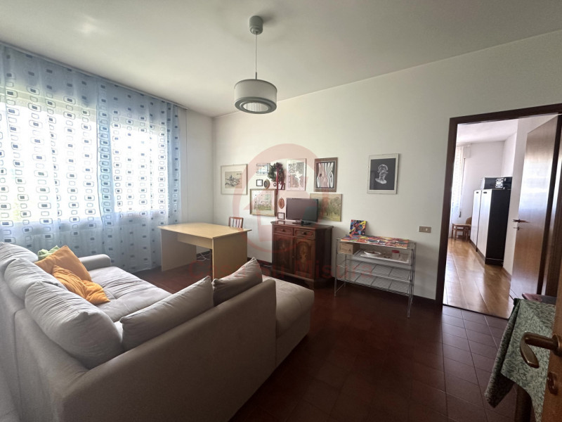 PORZIONE DI BIFAMILIARE COMODA AI SERVIZI - https://images.gestionaleimmobiliare.it/foto/annunci/250508/4492183/800x800/007__img_4295_wmk_0.jpg 