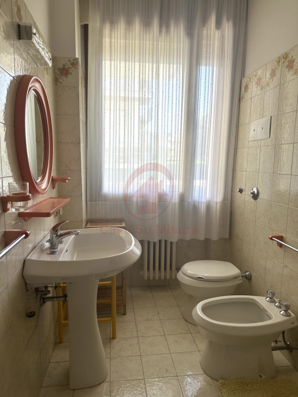 PORZIONE DI BIFAMILIARE COMODA AI SERVIZI - https://images.gestionaleimmobiliare.it/foto/annunci/250508/4492183/800x800/010__img_4308_wmk_0.jpg 