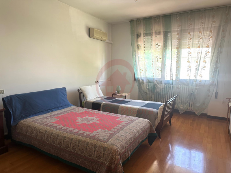 PORZIONE DI BIFAMILIARE COMODA AI SERVIZI - https://images.gestionaleimmobiliare.it/foto/annunci/250508/4492183/800x800/029__img_4372_14_11zon_wmk_0.jpg 