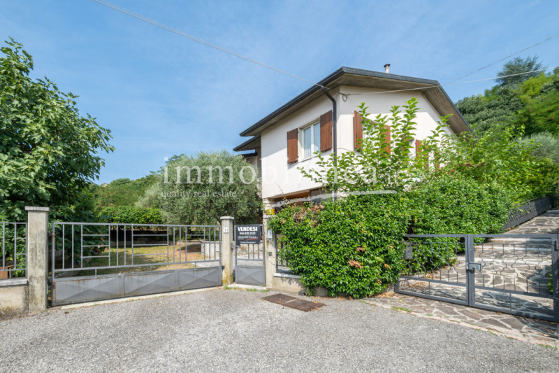 Cavaion Veronese Vendita Villa contemporanea