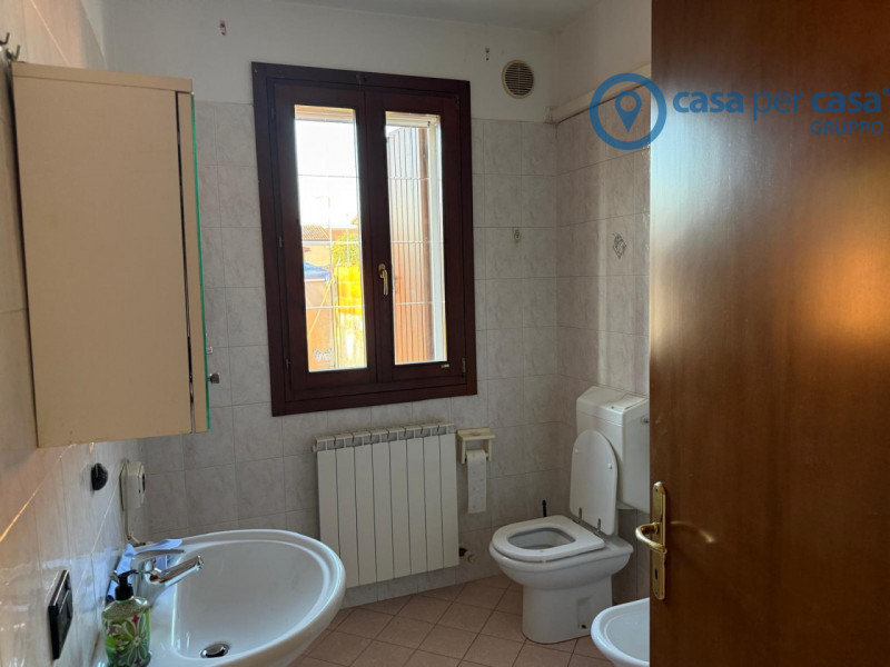 APPROVATO GRUPPO CASA PER CASA: VALUTATO, CONTROLLATO, GESTITO IN ESCLUSIVA.

ZONA
Situata nel cu...