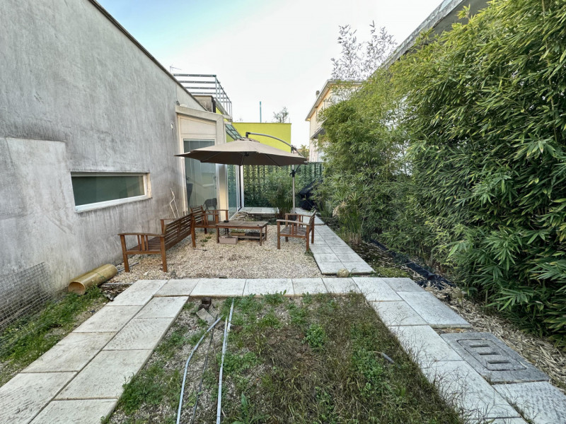 In vendita, a Noventa Padovana in zona Oltrebrenta, proponiamo bella porzione di quadrifamiliare ...