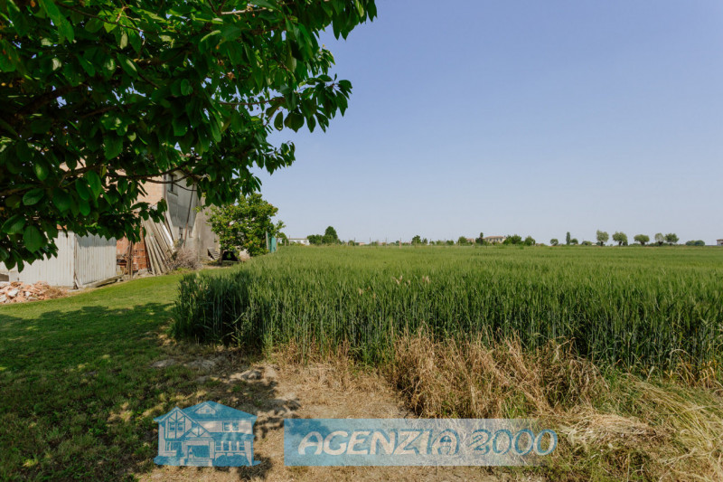 AD ARRE...VUOI UNA BELLA CASA CON IL SUO BEL GIARDINO ? LONTANO DAI RUMORI IN ZONA TRANQUILLA DI ...