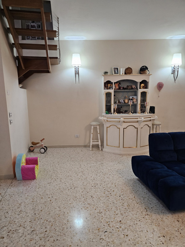 Sei alla ricerca di un'abitazione elegante e raffinata nel cuore di Padova? Questo splendido appa...