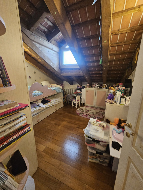 Sei alla ricerca di un'abitazione elegante e raffinata nel cuore di Padova? Questo splendido appa...