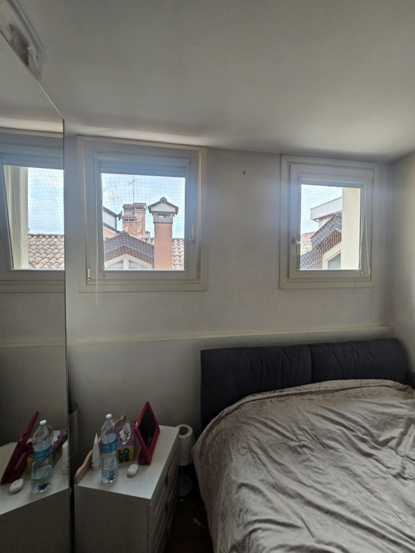 Sei alla ricerca di un'abitazione elegante e raffinata nel cuore di Padova? Questo splendido appa...