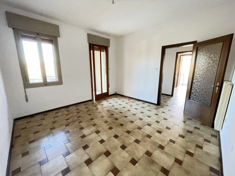 In posizione centralissima, comoda a tutti i servizi e alle principali vie di comunicazione, prop...