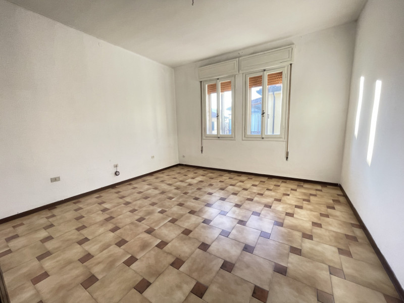 In posizione centralissima, comoda a tutti i servizi e alle principali vie di comunicazione, prop...