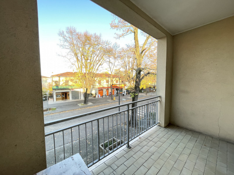 In posizione centralissima, comoda a tutti i servizi e alle principali vie di comunicazione, prop...