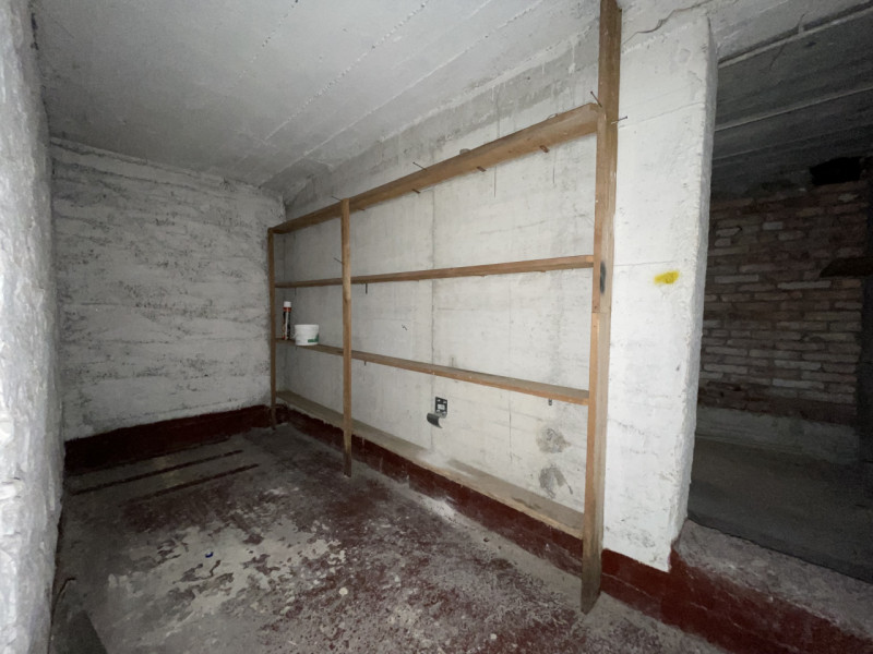 In posizione centralissima, comoda a tutti i servizi e alle principali vie di comunicazione, prop...