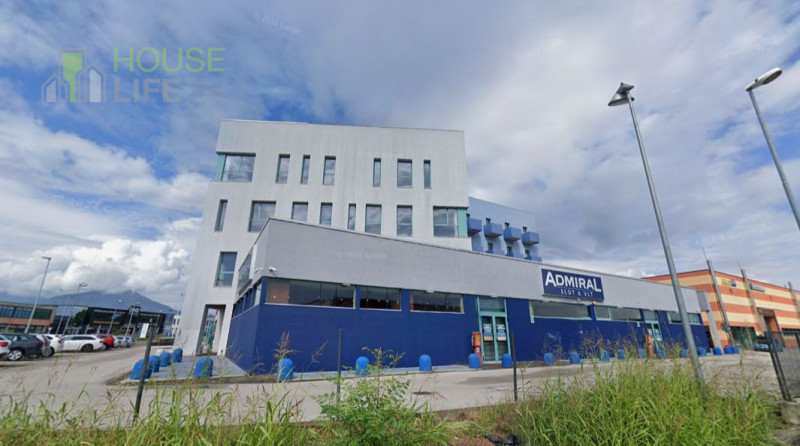 THIENE - ZONA INDUSTRIALE: VENDESI IMMOBILE COMMERCIALE attualmente locato con rendita del 10%. E...