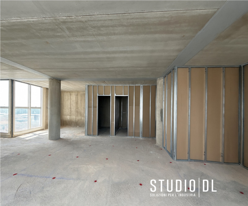 Nel cuore della zona industriale di Schio, all’interno del rinomato Centro Direzionale, proponiam...