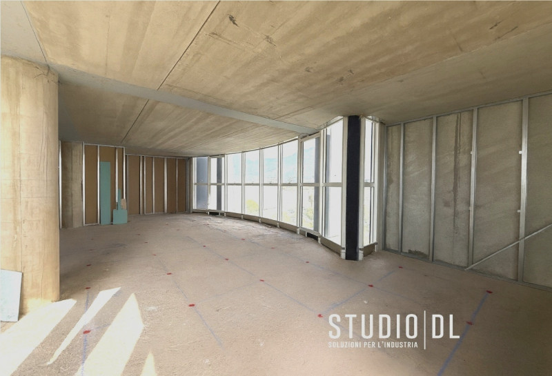 Nel cuore della zona industriale di Schio, all’interno del rinomato Centro Direzionale, proponiam...