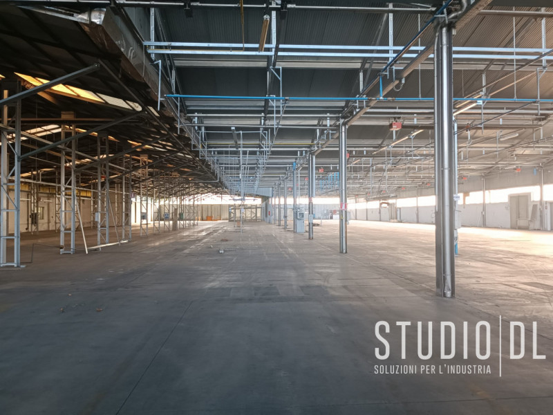 Proponiamo in zona industriale a Sarcedo capannone di circa 7.900 mq, realizzato in struttura pre...