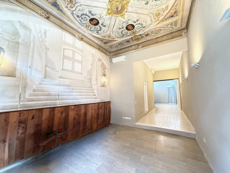 Rif. P560 - Scoprite un'opportunità imperdibile per avviare la vostra attività commerciale. Quest...