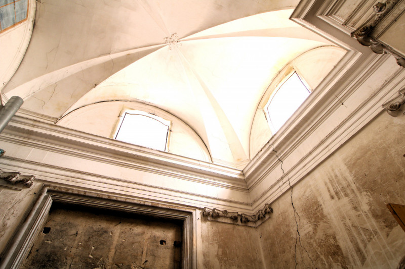 ESTE: vicino al centro storico chiesa sconsacrata da ristrutturare attualmente utilizzata come la...