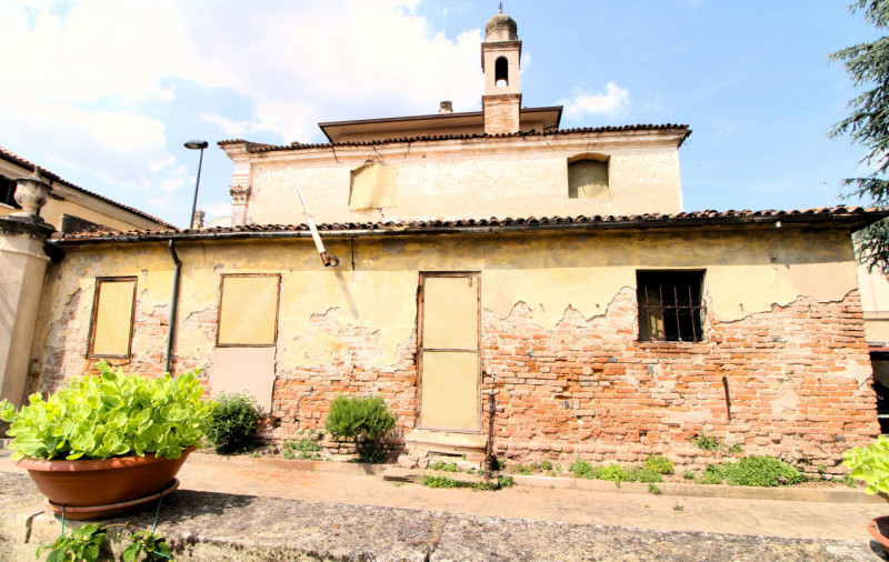 ESTE: vicino al centro storico chiesa sconsacrata da ristrutturare attualmente utilizzata come la...
