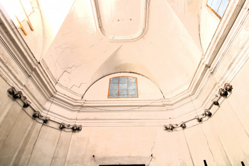 ESTE: vicino al centro storico chiesa sconsacrata da ristrutturare attualmente utilizzata come la...