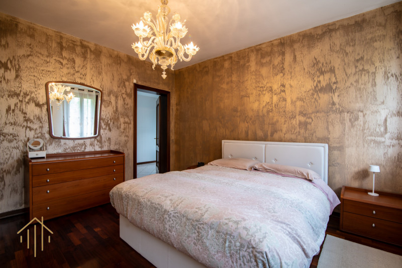 NOVENTA PADOVANA – Porzione di bifamiliare ideale per un ampia famiglia o due nuclei familiari.

...