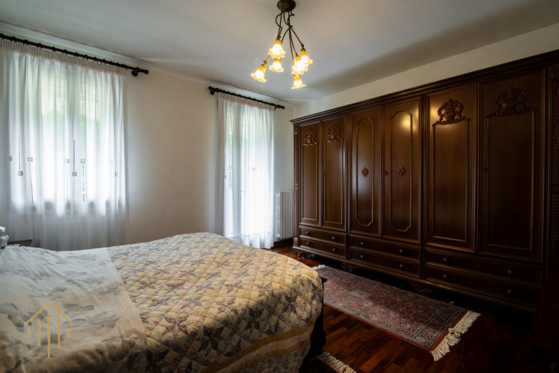 NOVENTA PADOVANA – Porzione di bifamiliare ideale per un ampia famiglia o due nuclei familiari.

...