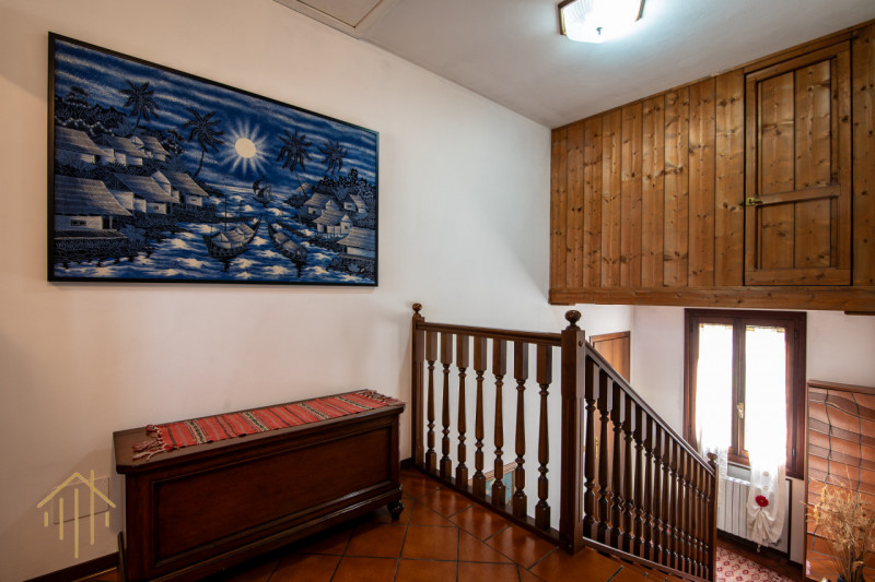 NOVENTA PADOVANA – Porzione di bifamiliare ideale per un ampia famiglia o due nuclei familiari.

...