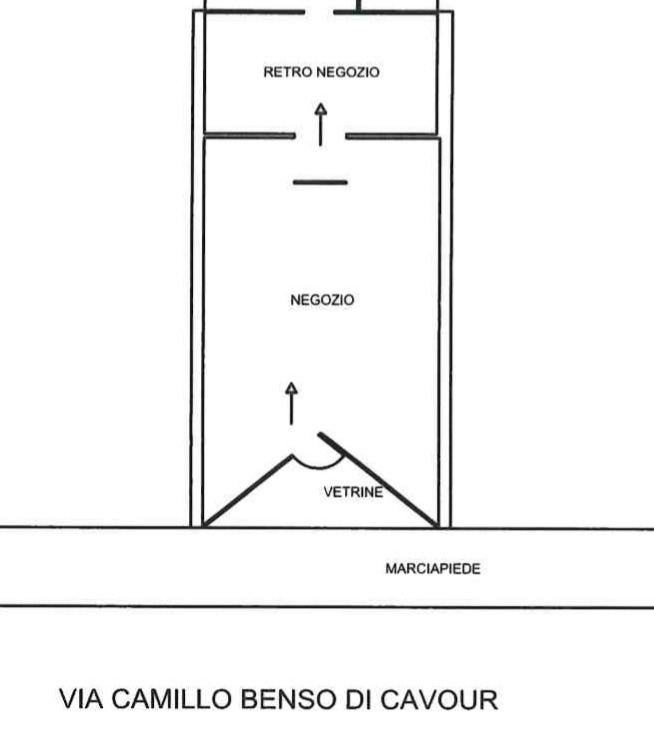 Proponiamo in vendita, in esclusiva, un negozio situato nel centro di Este, precisamente in Via C...