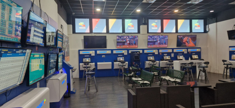 Capannoni industriali ed artigianali in vendita e affitto in Vendita a Torino