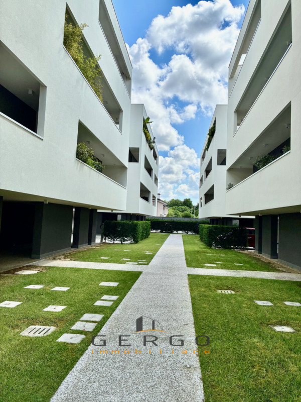 (Per INFO Monica 3482688677) Scopri questo splendido appartamento quadrilocale di nuova costruzio...