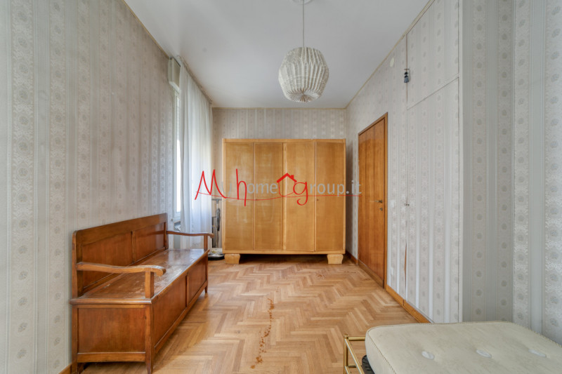 PADOVA CENTRO STORICO (Rif.A351P) In pieno centro storico, proponiamo spazioso appartamento situa...