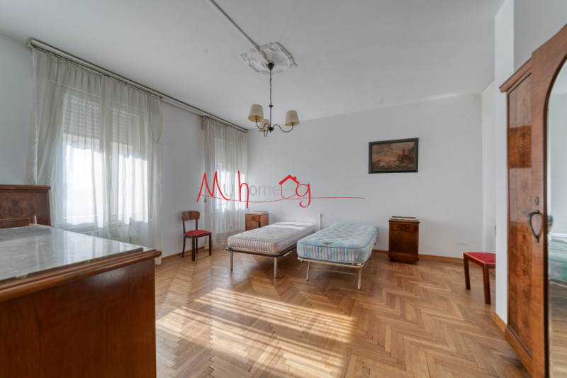 PADOVA CENTRO STORICO (Rif.A351P) In pieno centro storico, proponiamo spazioso appartamento situa...